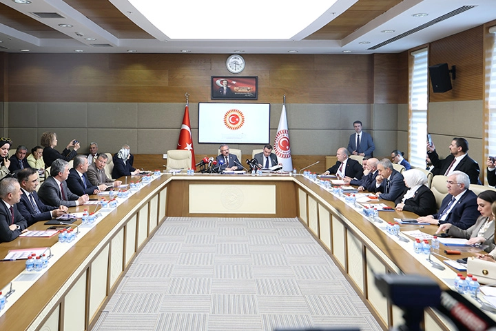 Okul Saldırılarının Nedenlerini Araştırma Komisyonu TBMM’de ilk toplantısını yaptı